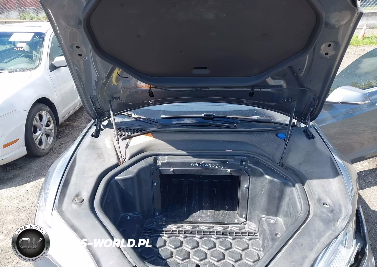 2013 Tesla Model S VIN:5YJSA1CN4DFP13610 - 10