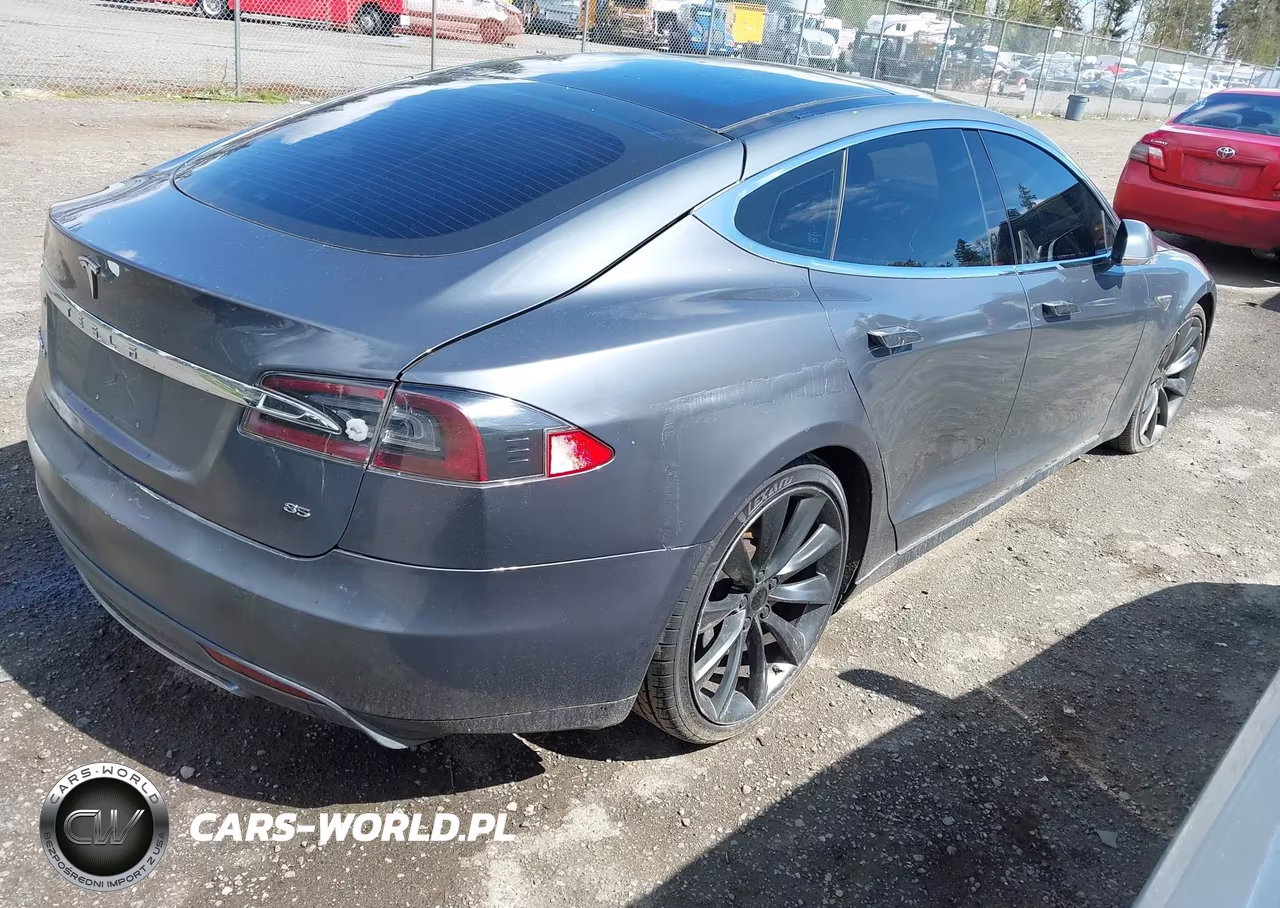 2013 Tesla Model S VIN:5YJSA1CN4DFP13610 - 4