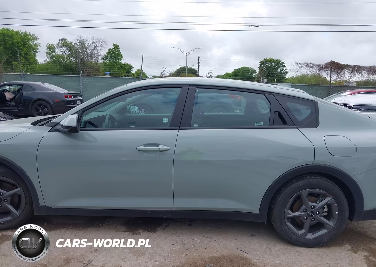 2025 Kia K4 Lxs VIN:3KPFT4DE2SE040718 - 14