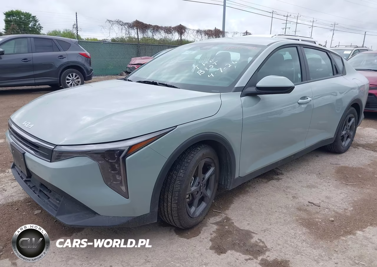 2025 Kia K4 Lxs VIN:3KPFT4DE2SE040718 - 2