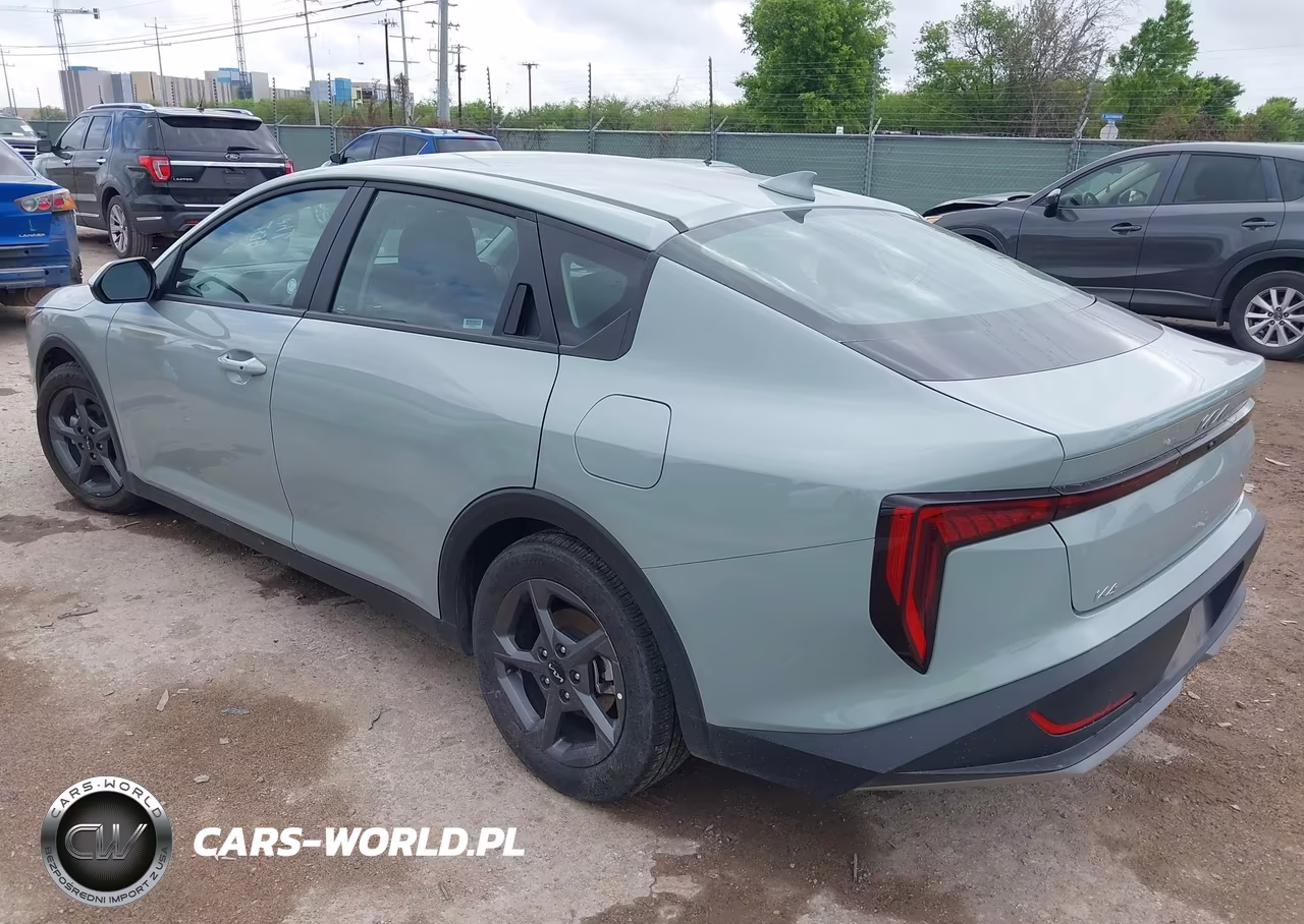 2025 Kia K4 Lxs VIN:3KPFT4DE2SE040718 - 3