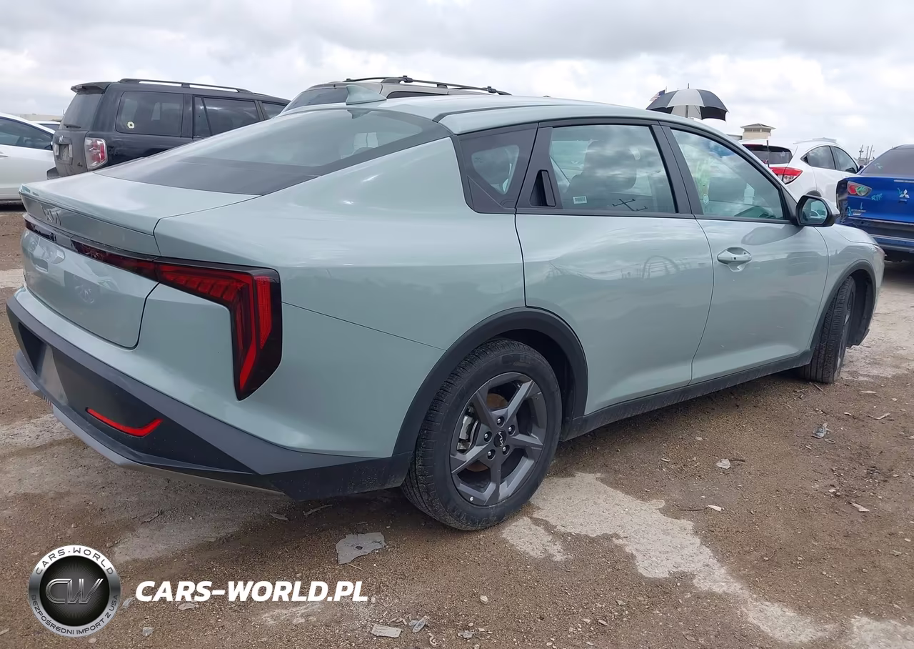 2025 Kia K4 Lxs VIN:3KPFT4DE2SE040718 - 4