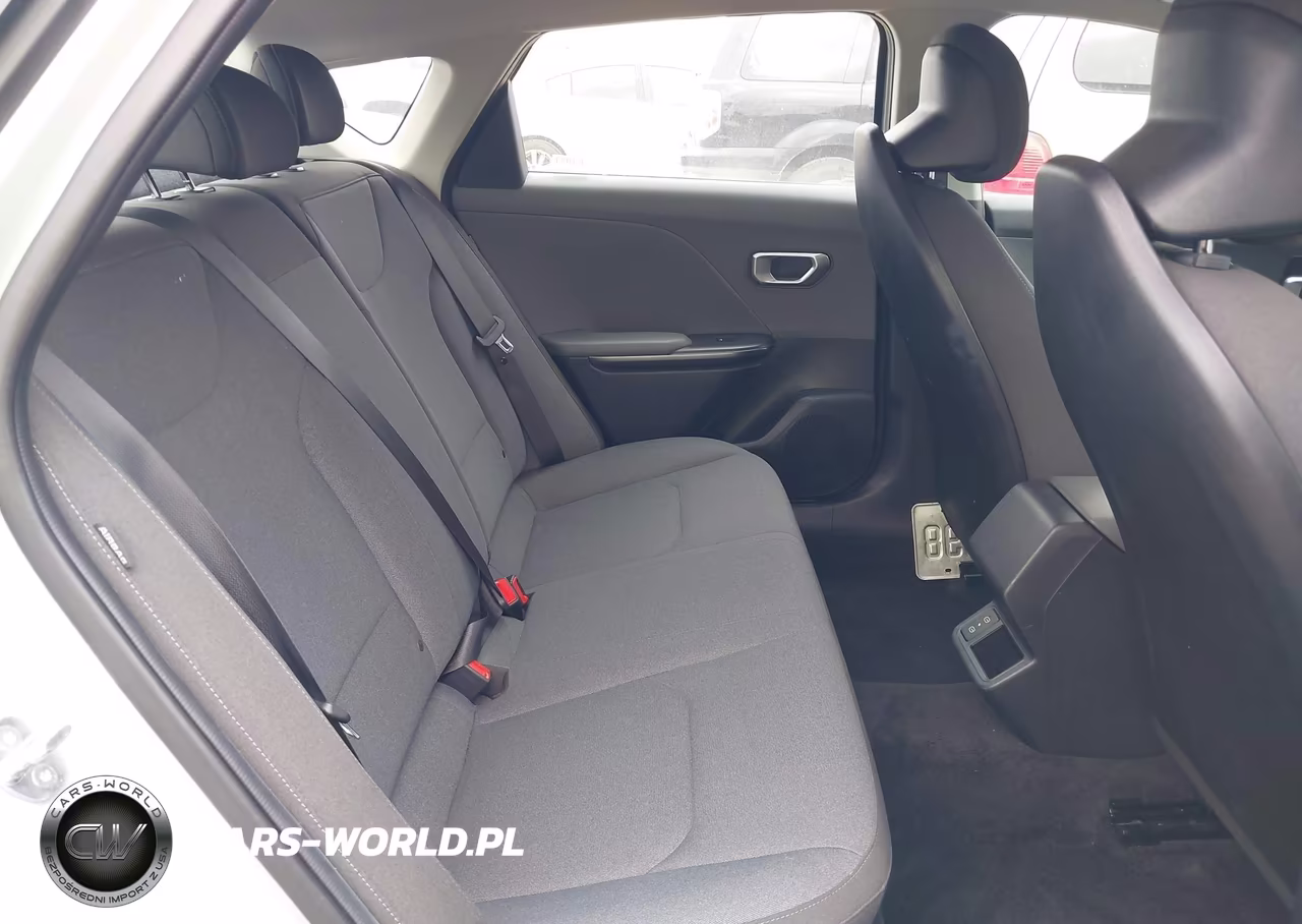 2025 Kia K4 Lxs VIN:3KPFT4DE2SE040718 - 8
