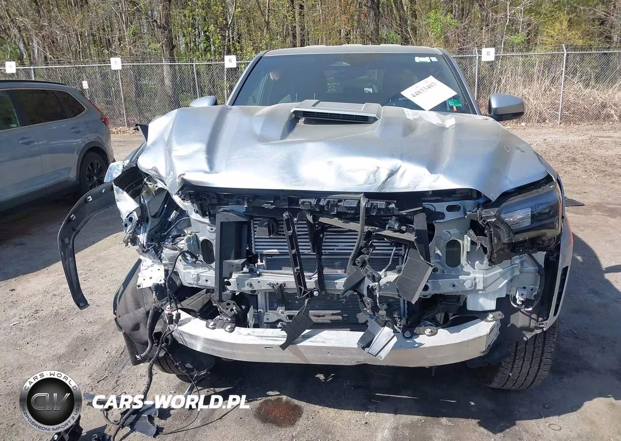 2025 Toyota Tacoma Trd Sport VIN:3TMLB5JN3SM107171 - 12