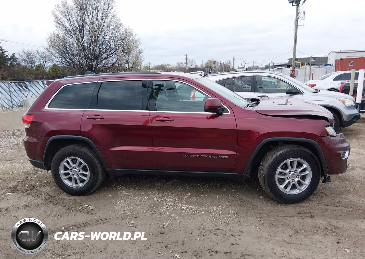 2018 Jeep Grand Cherokee Laredo 4X2 VIN:1C4RJEAG8JC260403 - 14