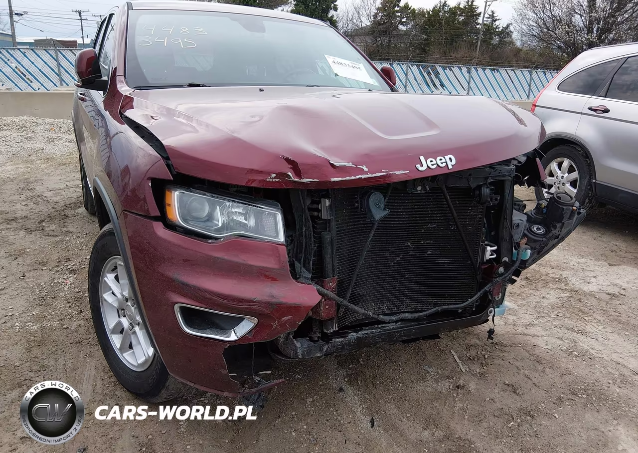 2018 Jeep Grand Cherokee Laredo 4X2 VIN:1C4RJEAG8JC260403 - 18