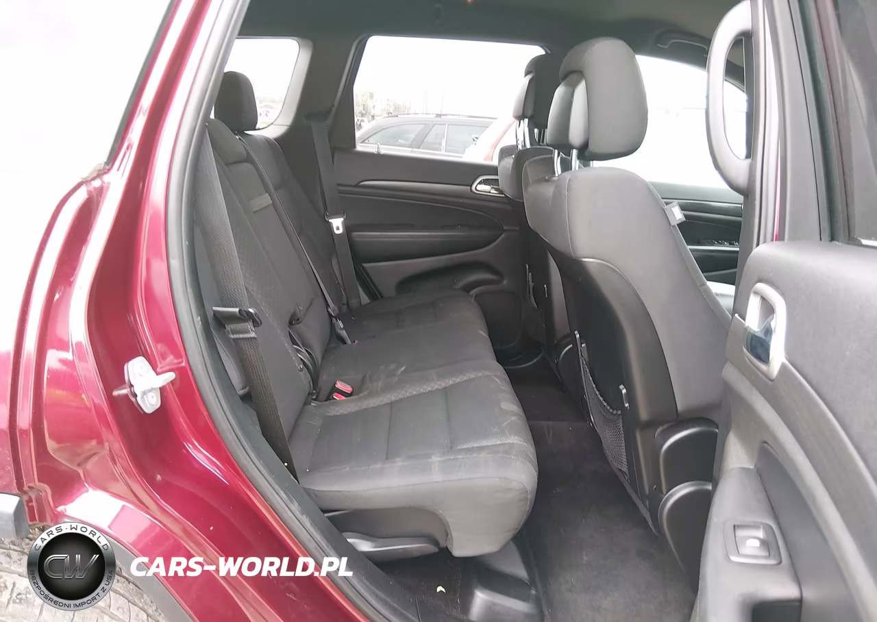 2018 Jeep Grand Cherokee Laredo 4X2 VIN:1C4RJEAG8JC260403 - 8