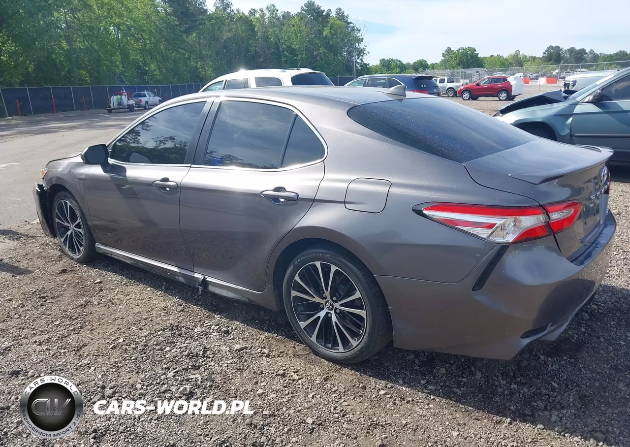 2020 Toyota Camry Se VIN:4T1G11AK0LU917417 - 3