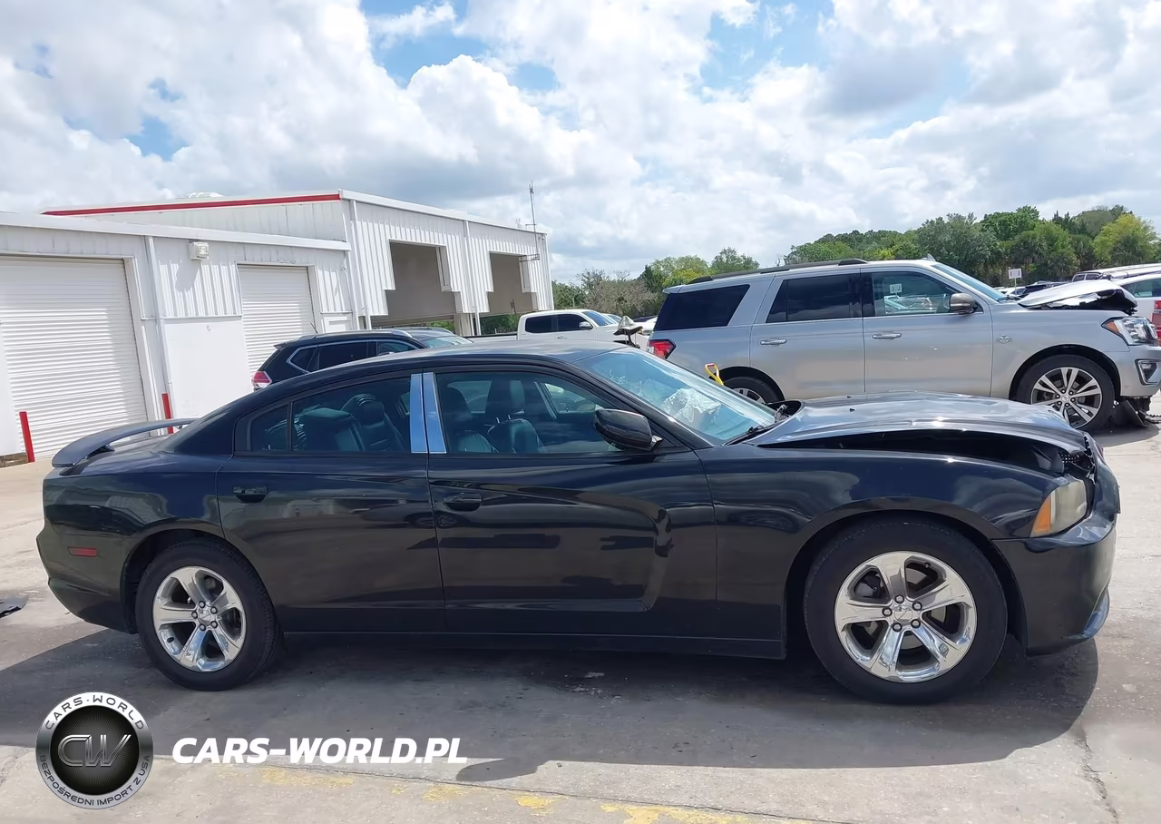 2013 Dodge Charger Sxt Plus VIN:2C3CDXHG5DH560775 - 13
