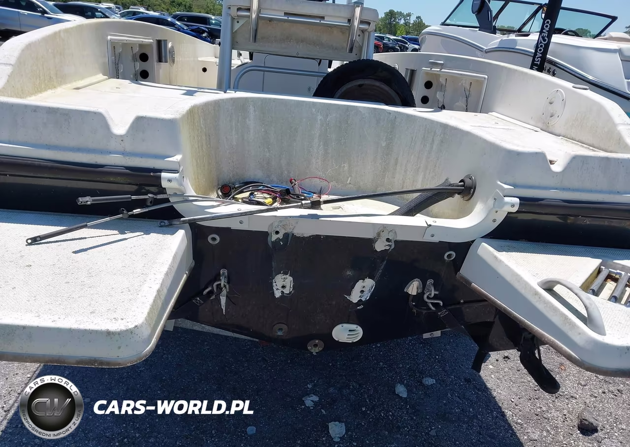 2019 Brunswick Family Boat Co Boat VIN:BLBX3304B919 - 10