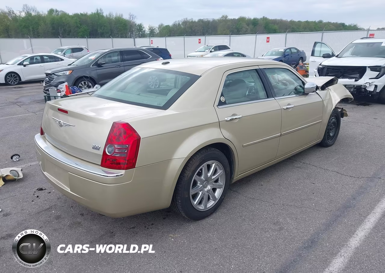 2010 Chrysler 300 Limited VIN:2C3CA3CV6AH148416 - 4