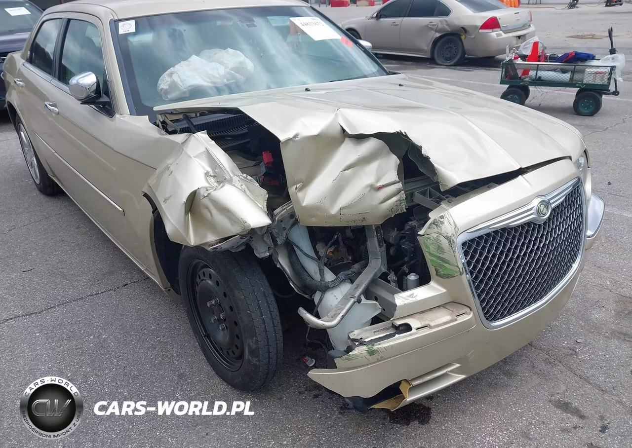 2010 Chrysler 300 Limited VIN:2C3CA3CV6AH148416 - 6