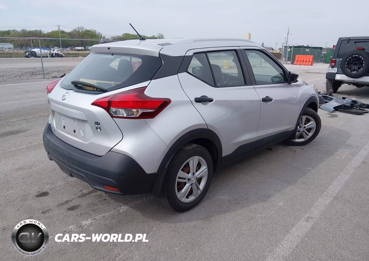 2018 Nissan Kicks S VIN:3N1CP5CU6JL500434 - 4