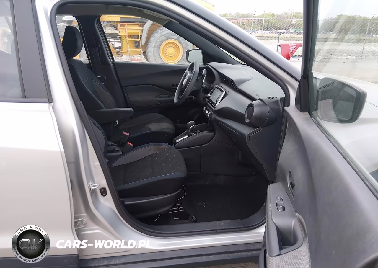 2018 Nissan Kicks S VIN:3N1CP5CU6JL500434 - 5
