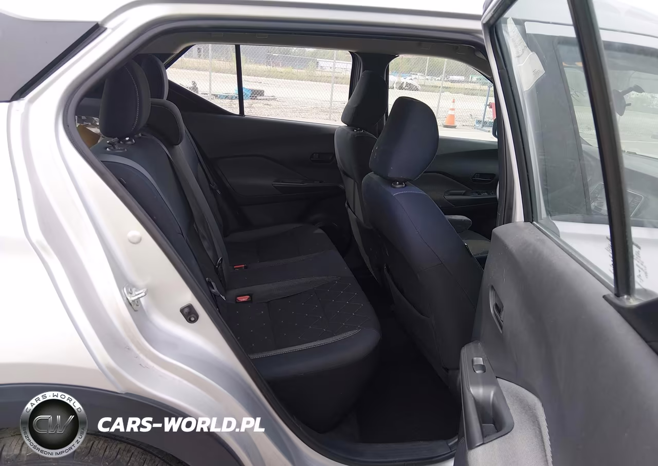 2018 Nissan Kicks S VIN:3N1CP5CU6JL500434 - 8