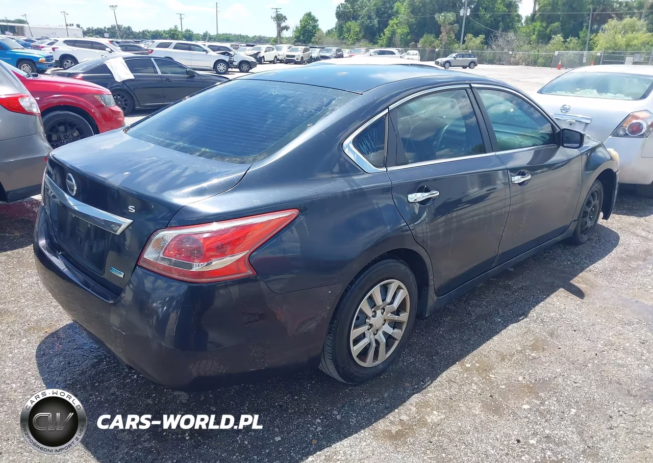 2013 Nissan Altima 2.5 S VIN:1N4AL3AP7DN559083 - 4