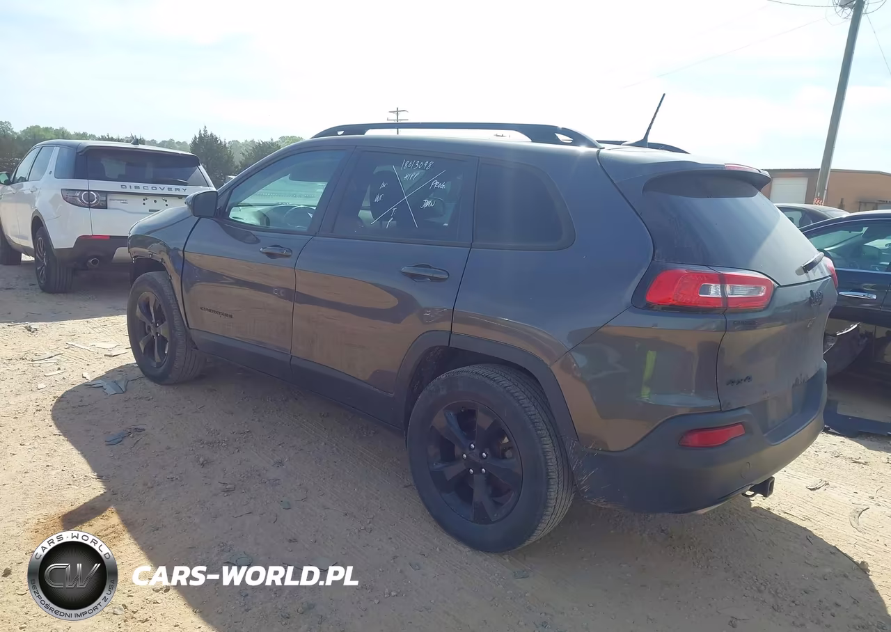 2018 Jeep Cherokee Latitude 4X4 VIN:1C4PJMCX9JD515262 - 3