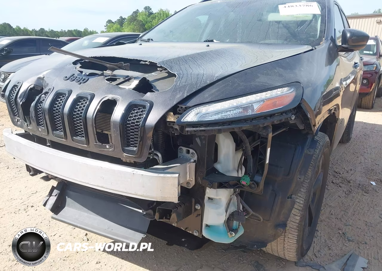 2018 Jeep Cherokee Latitude 4X4 VIN:1C4PJMCX9JD515262 - 6
