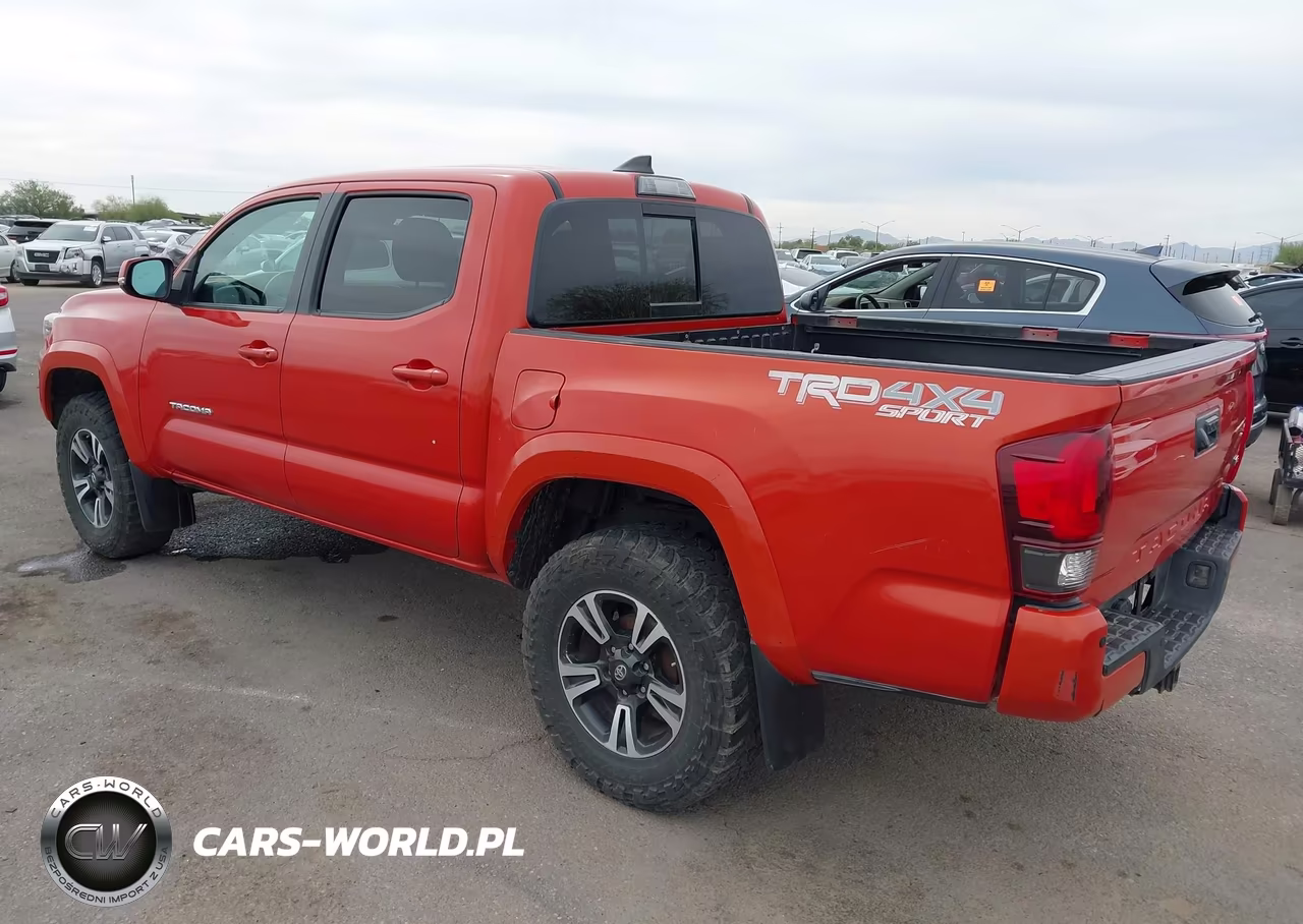 2018 Toyota Tacoma Trd Sport VIN:3TMCZ5AN4JM181693 - 3