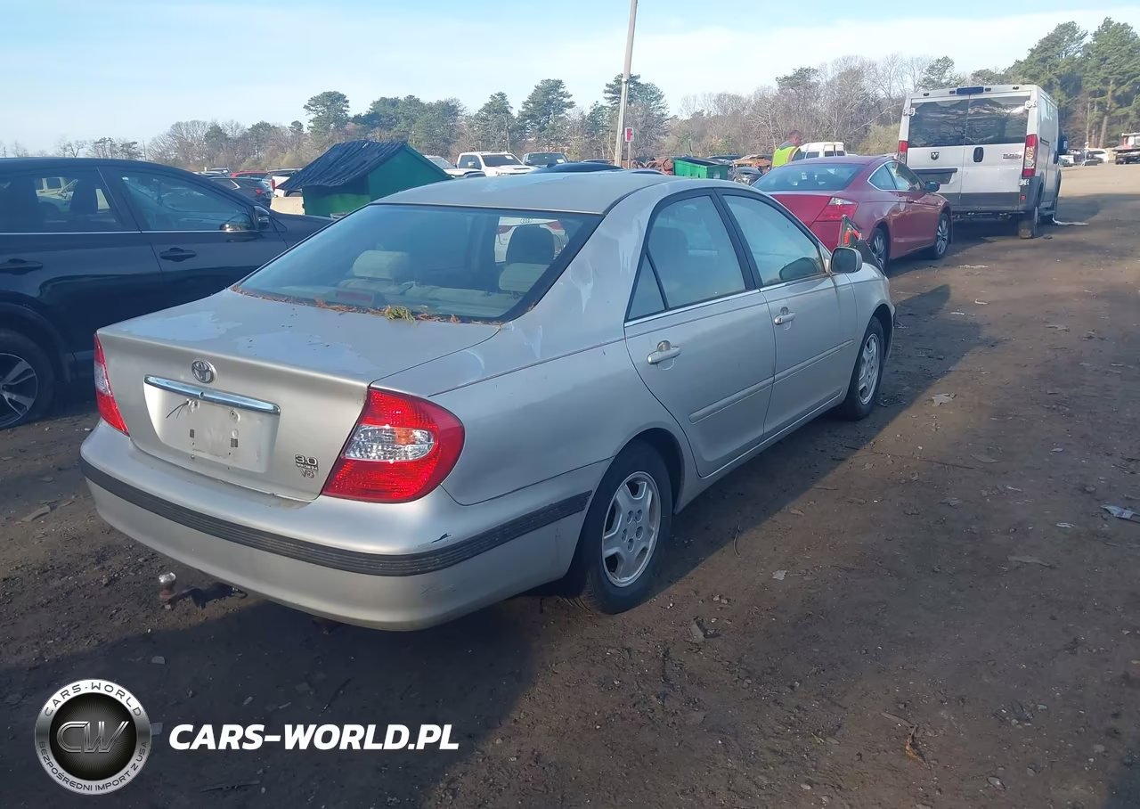 2003 Toyota Camry Le V6 VIN:4T1BF32K03U557605 - 4