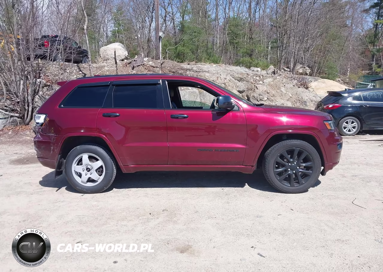 2018 Jeep Grand Cherokee Altitude 4X4 VIN:1C4RJFAG0JC188375 - 13