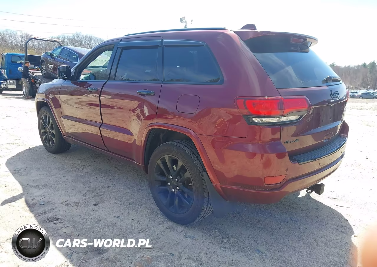 2018 Jeep Grand Cherokee Altitude 4X4 VIN:1C4RJFAG0JC188375 - 3