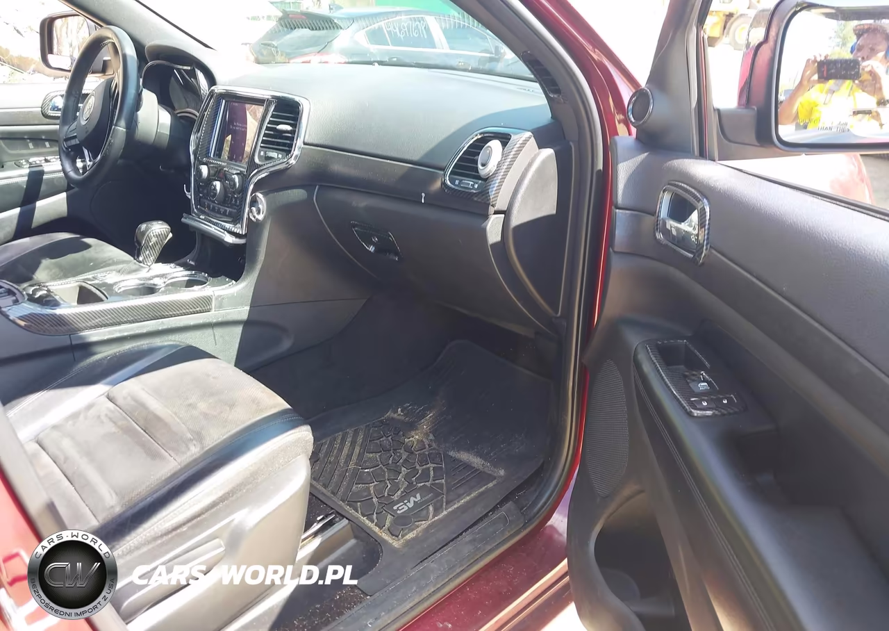 2018 Jeep Grand Cherokee Altitude 4X4 VIN:1C4RJFAG0JC188375 - 5