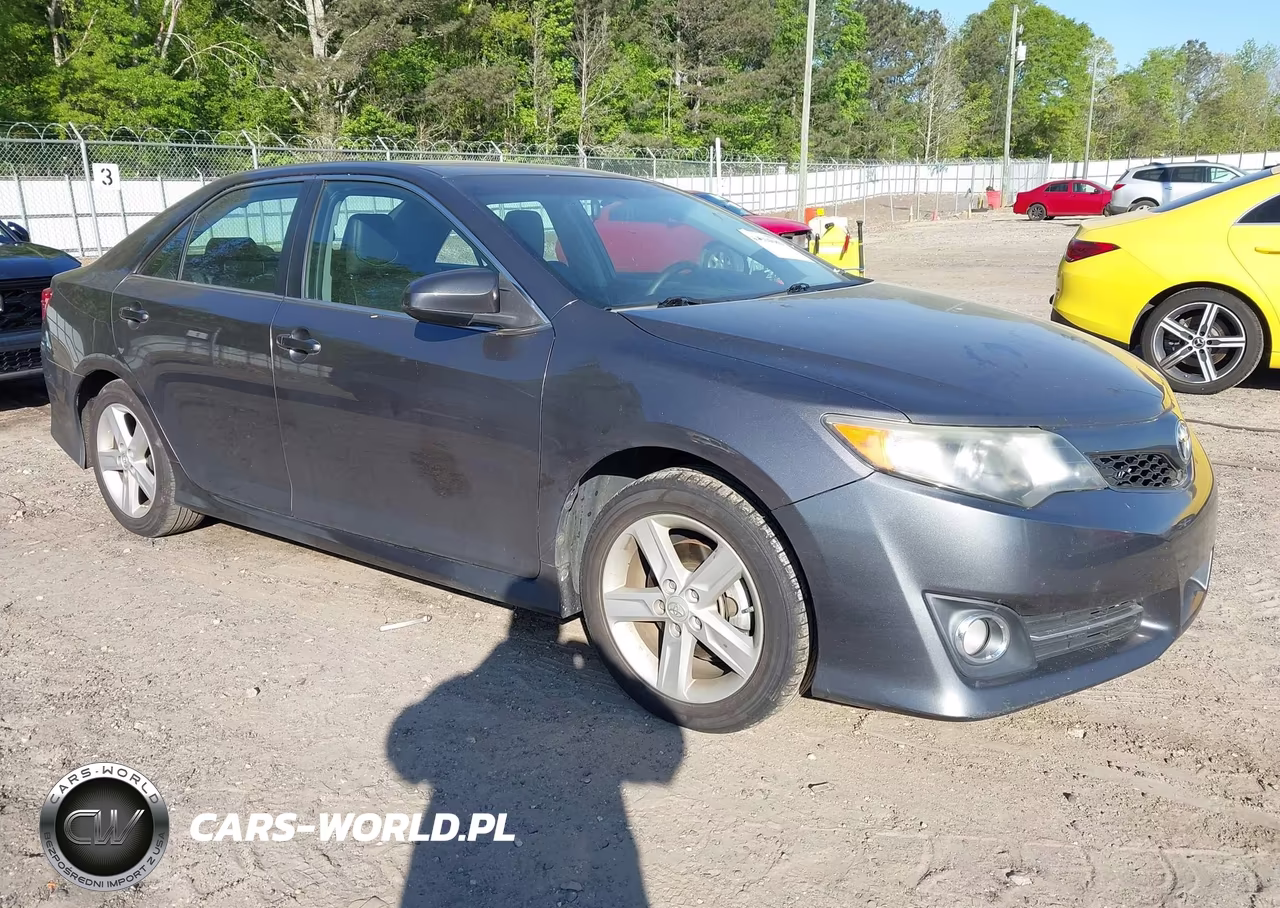 2013 Toyota Camry Se – zdjęcie 1 z 18