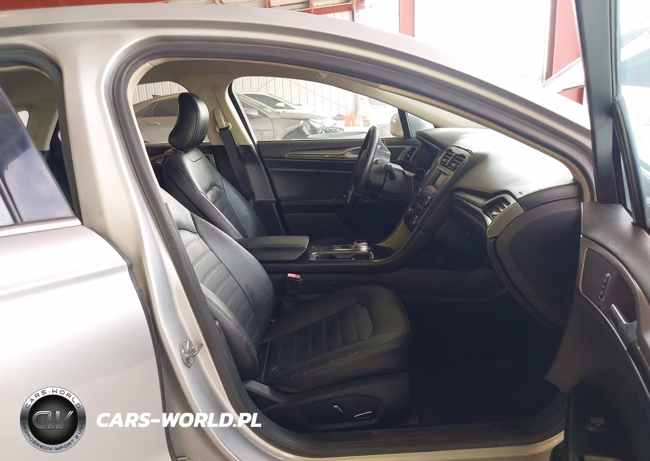 2017 Ford Fusion Se VIN:3FA6P0HD8HR370840 - 5