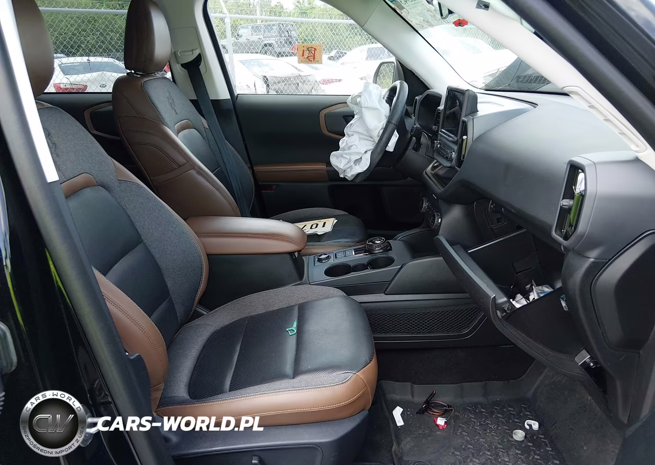 2021 Ford Bronco Sport Outer Banks VIN:3FMCR9C65MRA72255 - 5