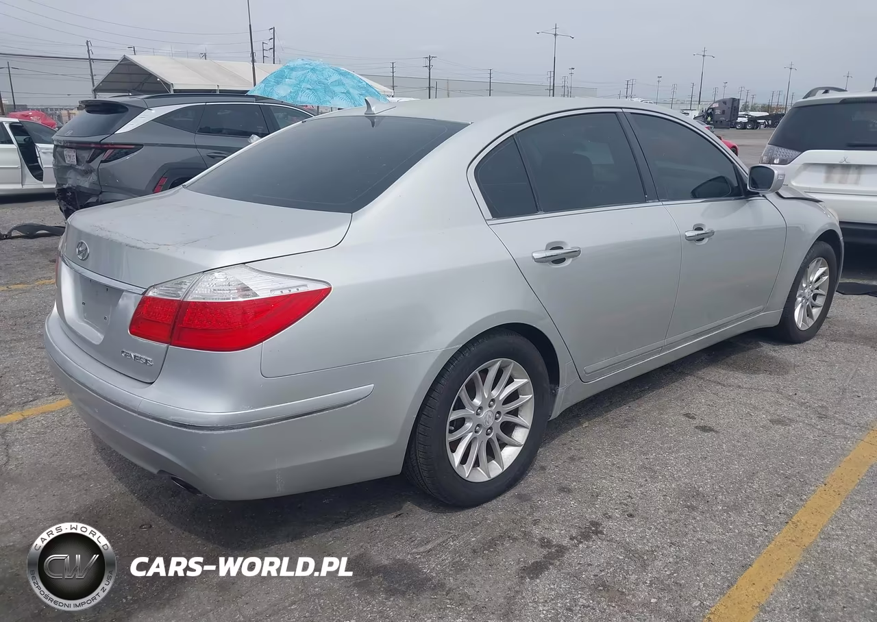 2011 Hyundai Genesis 3.8 VIN:KMHGC4DE5BU137896 - 4