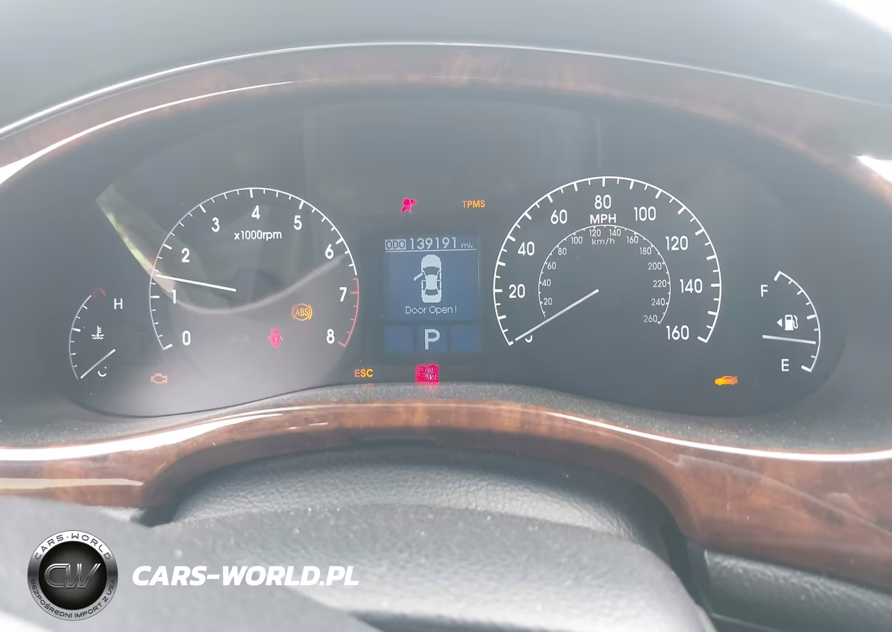 2011 Hyundai Genesis 3.8 VIN:KMHGC4DE5BU137896 - 7