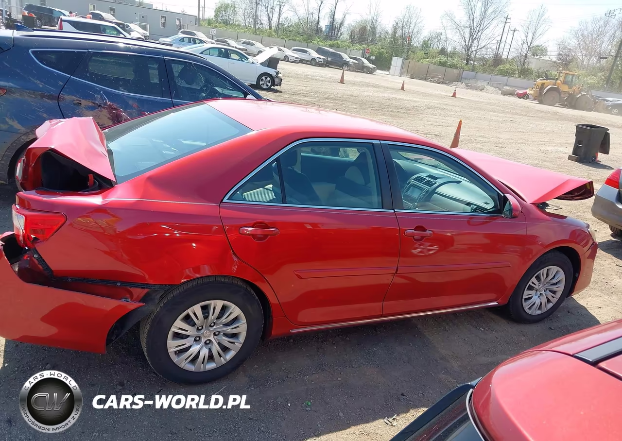 2014 Toyota Camry Le VIN:4T4BF1FK3ER379308 - 13