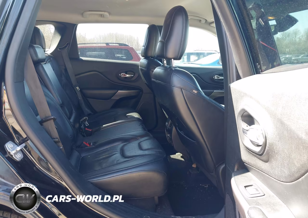 2019 Jeep Cherokee Limited 4X4 VIN:1C4PJMDX3KD440056 - 8