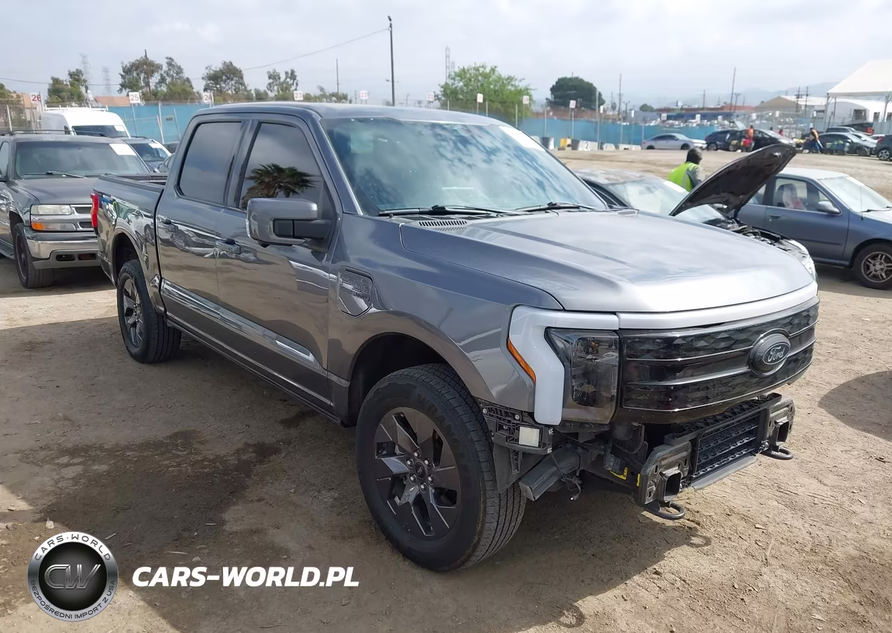 2023 Ford F-150 Lightning Lariat