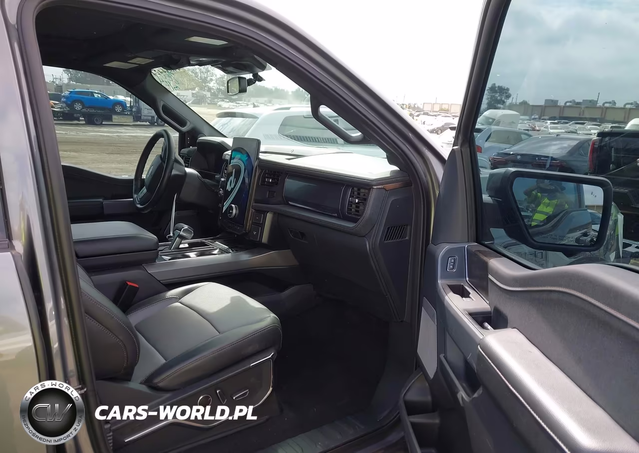 2023 Ford F-150 Lightning Lariat VIN:1FT6W1EV2PWG35179 - 5