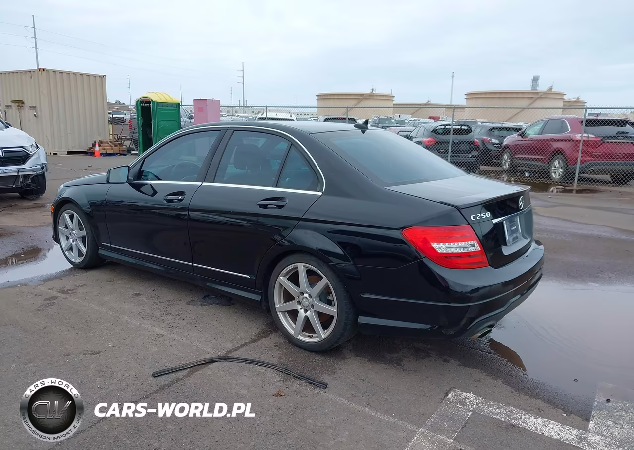 2014 Mercedes-Benz C 250 Sport VIN:WDDGF4HB9EG247046 - 3