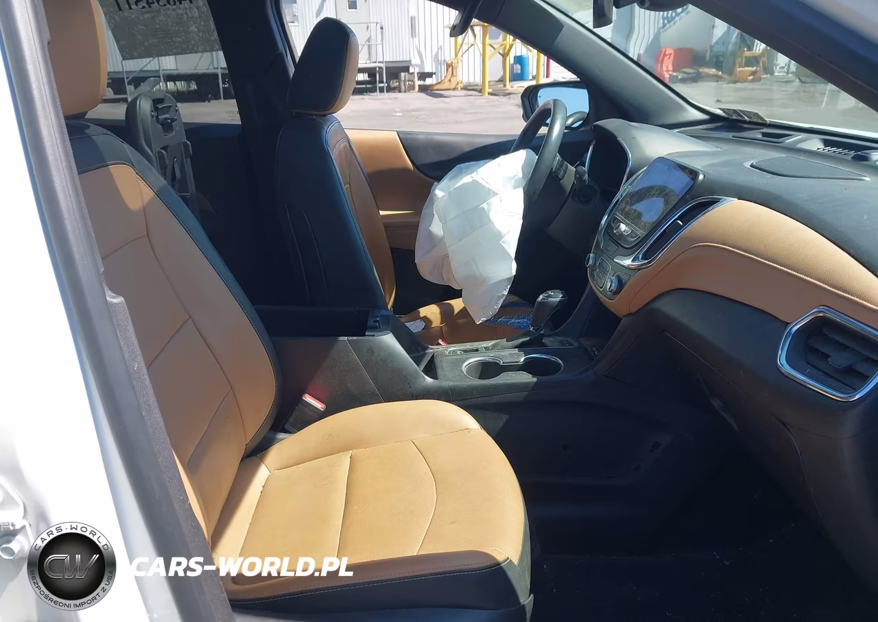 2018 Chevrolet Equinox Premier VIN:2GNAXWEX9J6161083 - 5