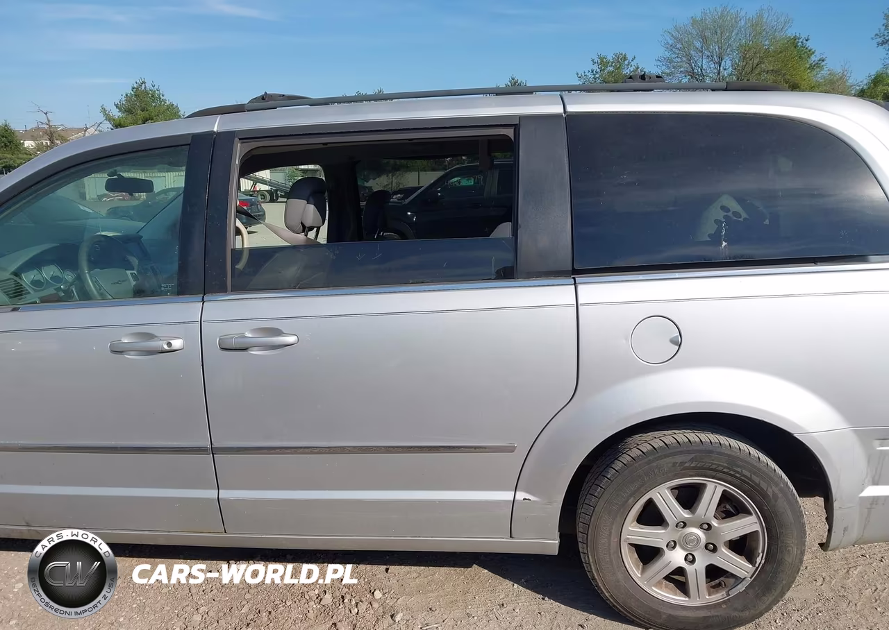 2010 Chrysler Town & Country Touring VIN:2A4RR5D16AR305419 - 6