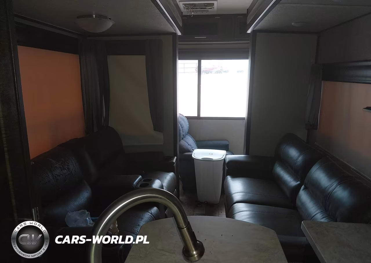 2018 Cherokee 30Ft VIN:5ZT3CKUB7J2700517 - 5
