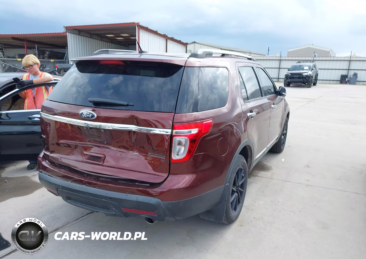 2015 Ford Explorer Xlt VIN:1FM5K7D80FGC37592 - 4
