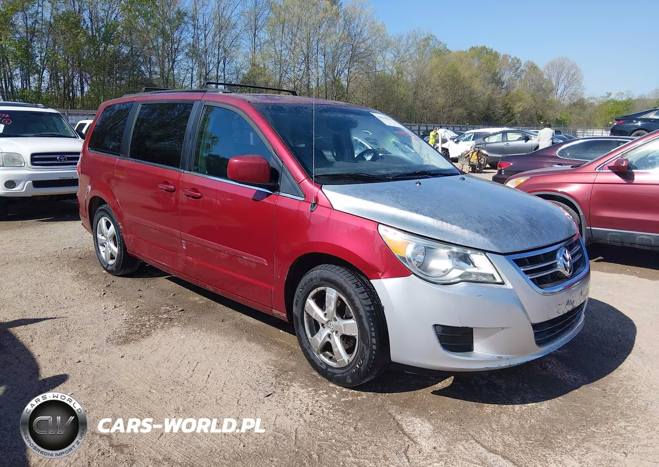 2011 Volkswagen Routan Se