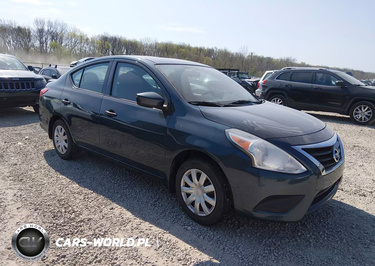 2016 Nissan Versa 1.6 S+