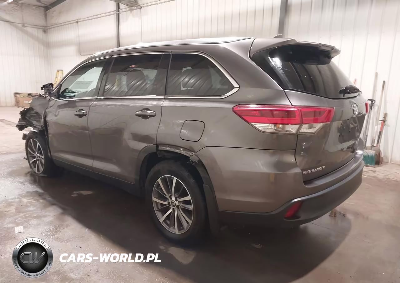 2019 Toyota Highlander Xle VIN:5TDJZRFH5KS596850 - 3