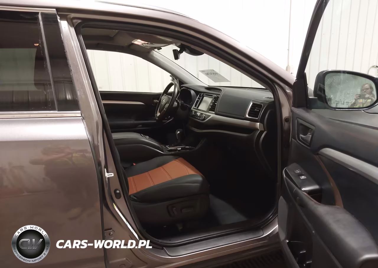 2019 Toyota Highlander Xle VIN:5TDJZRFH5KS596850 - 5