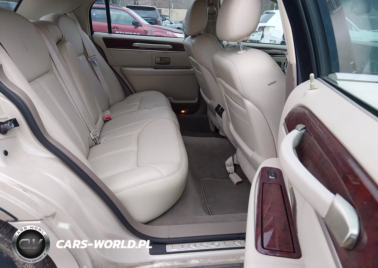 2003 Lincoln Town Car Cartier VIN:1LNHM83W53Y600813 - 8