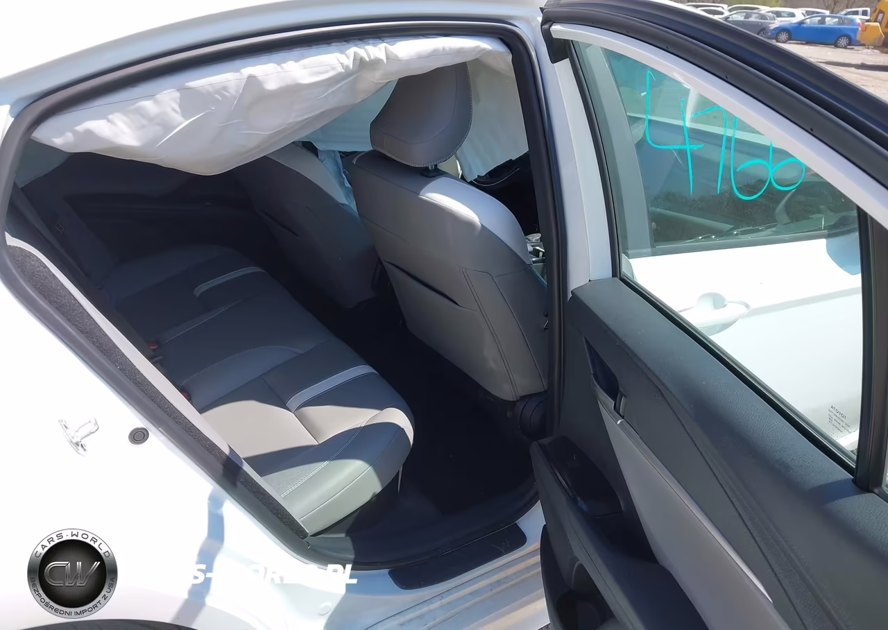 2025 Toyota Camry Se VIN:4T1DBADK8SU537381 - 8