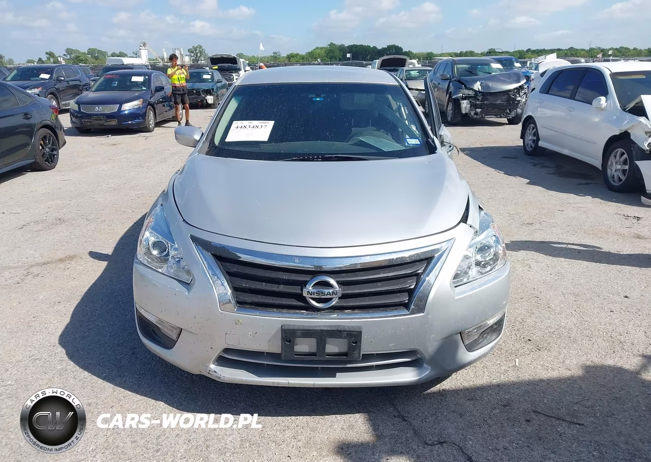 2015 Nissan Altima 2.5 S VIN:1N4AL3AP6FC177061 - 11