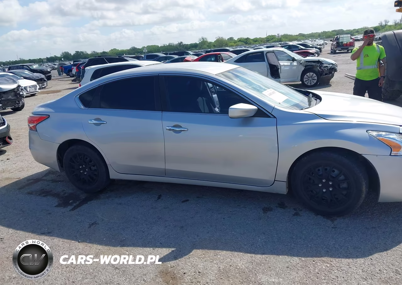 2015 Nissan Altima 2.5 S VIN:1N4AL3AP6FC177061 - 12