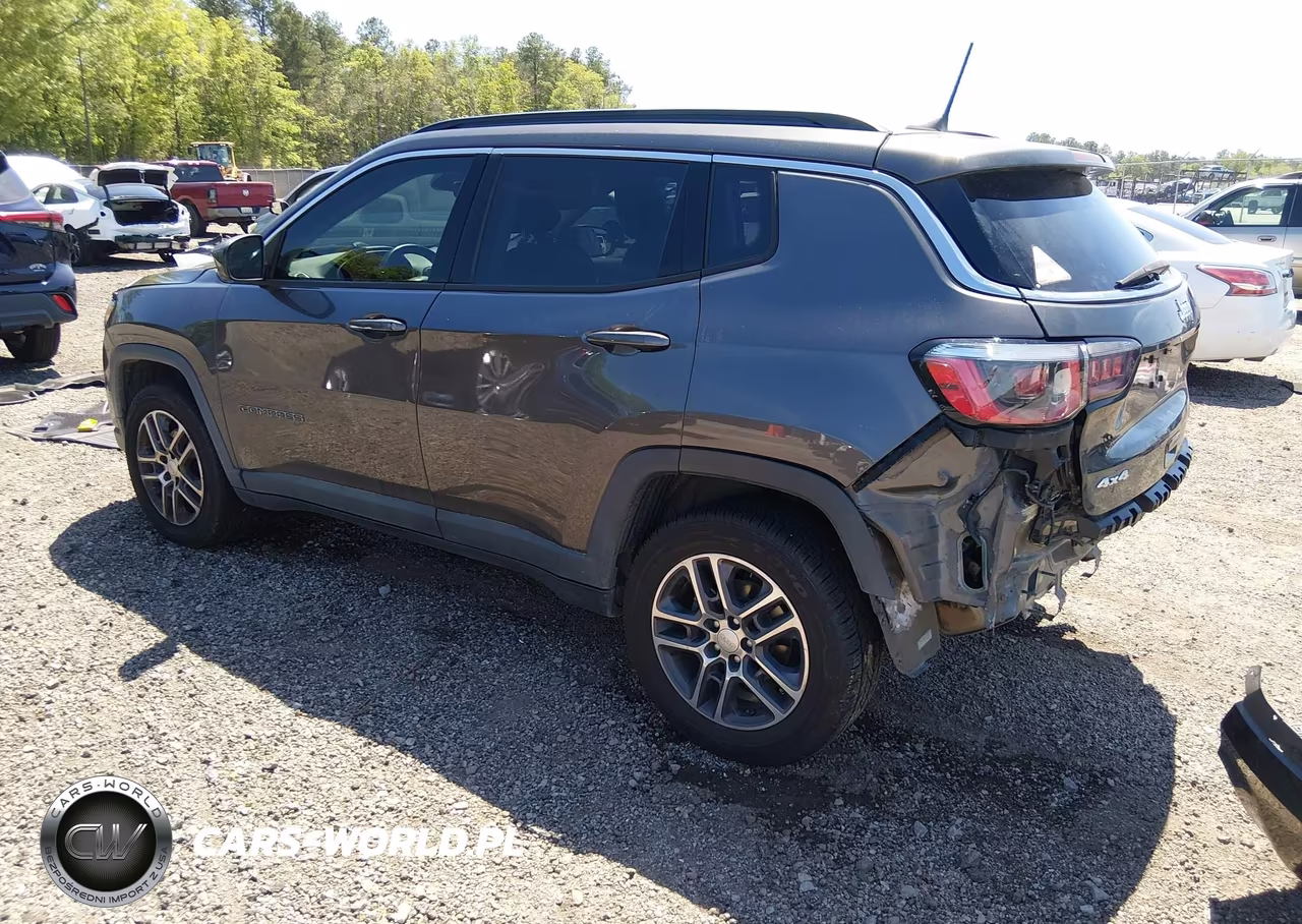 2017 Jeep New Compass Latitude 4X4 VIN:3C4NJDBBXHT635847 - 3